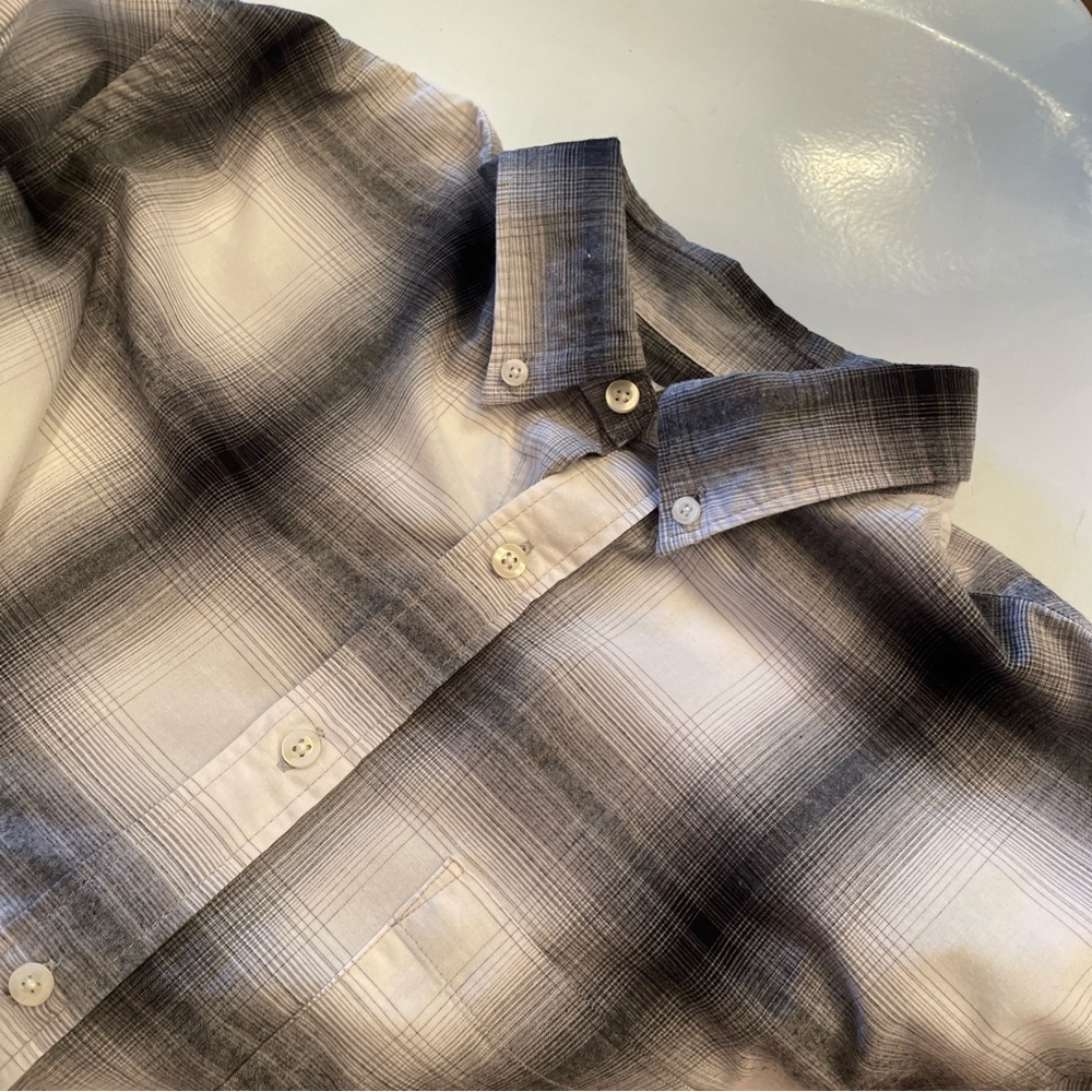 Old Navy Black and White Casual Button Down Shirt